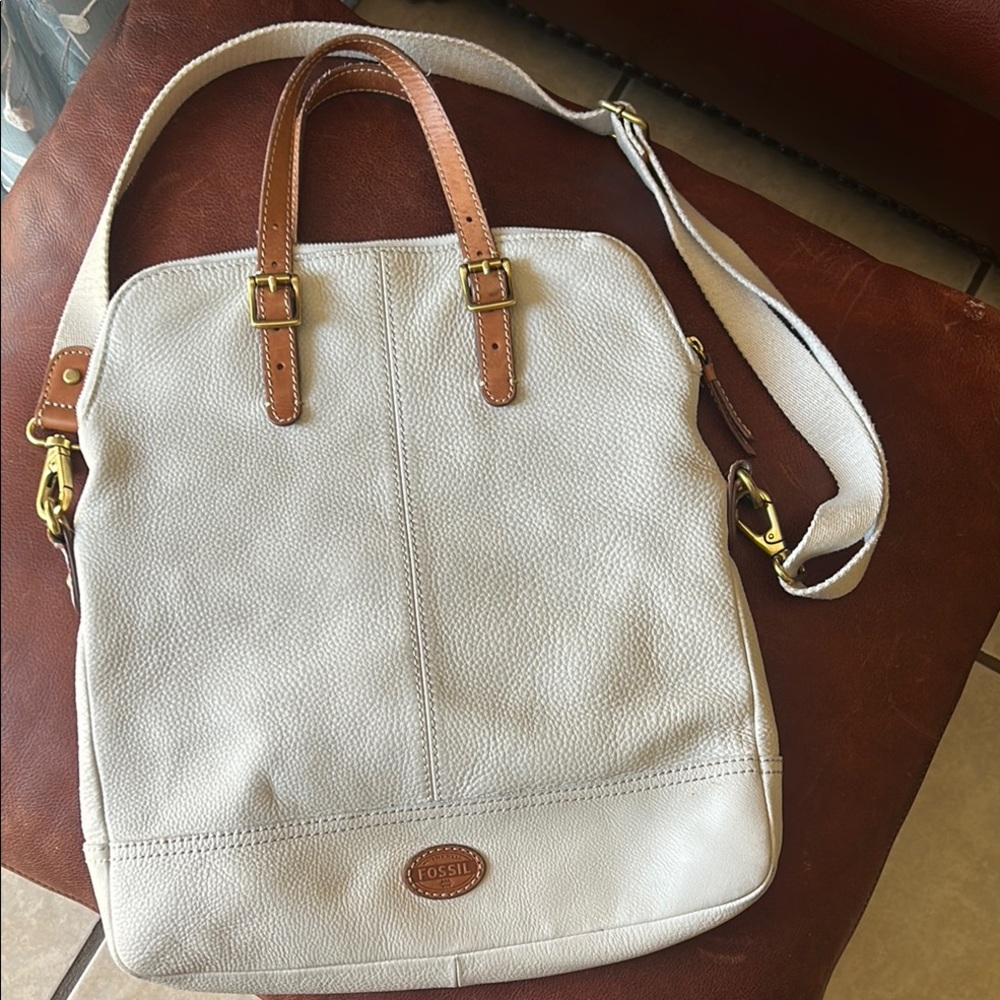 Fossil Explorer Leather Tote